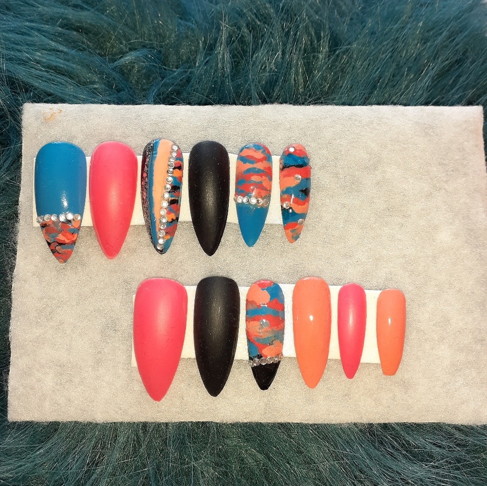 Press on nails
